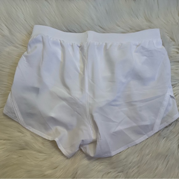 Under Armour UA Fly-By 2.0 Shorts - NWT - Medium - White / Reflective - Picture 12 of 12